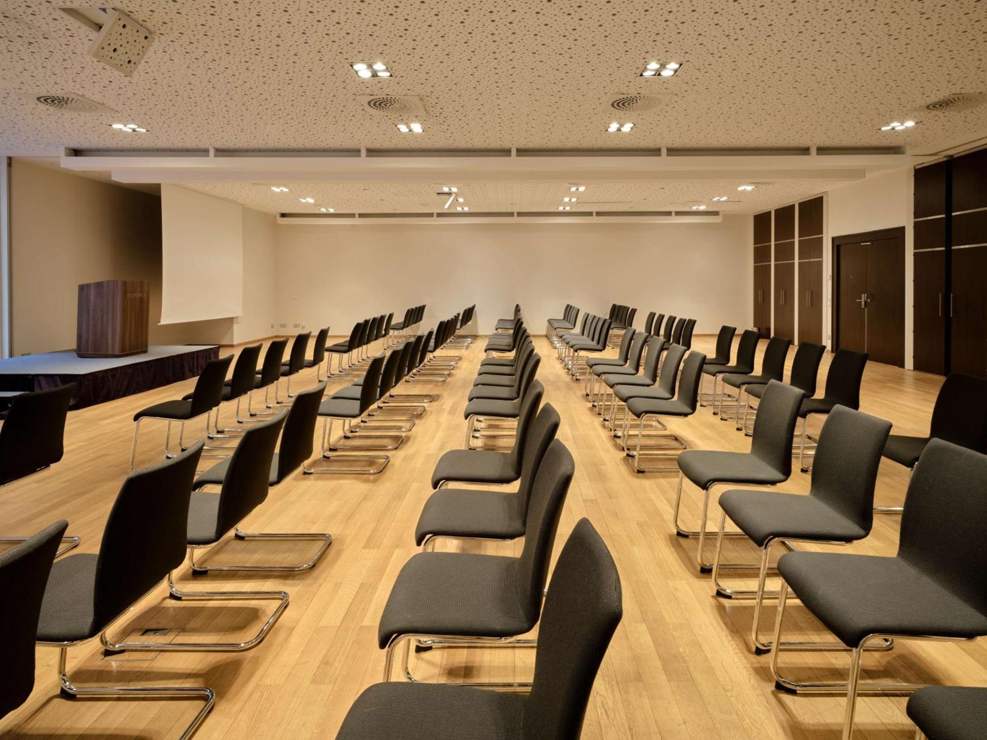 Hotel Flemings Conference 4*